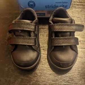 Stride rite black toddler walking shoes